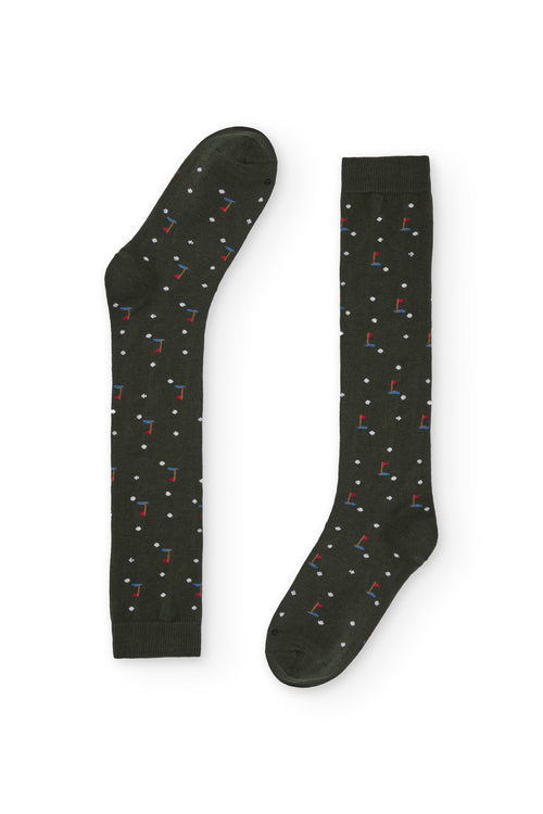 Calcetines verdes de caña alta con estampado de golf, 90 % algodón y logo en la puntera, tejidos en España.