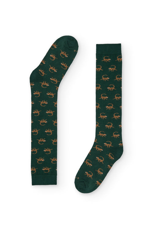 Calcetines verdes de caña alta con estampado de monos, 90 % algodón y logo en la puntera, tejidos en España.